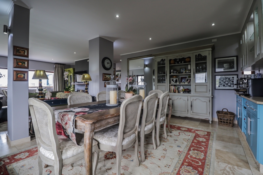 5 Bedroom Property for Sale in Oubaai Western Cape